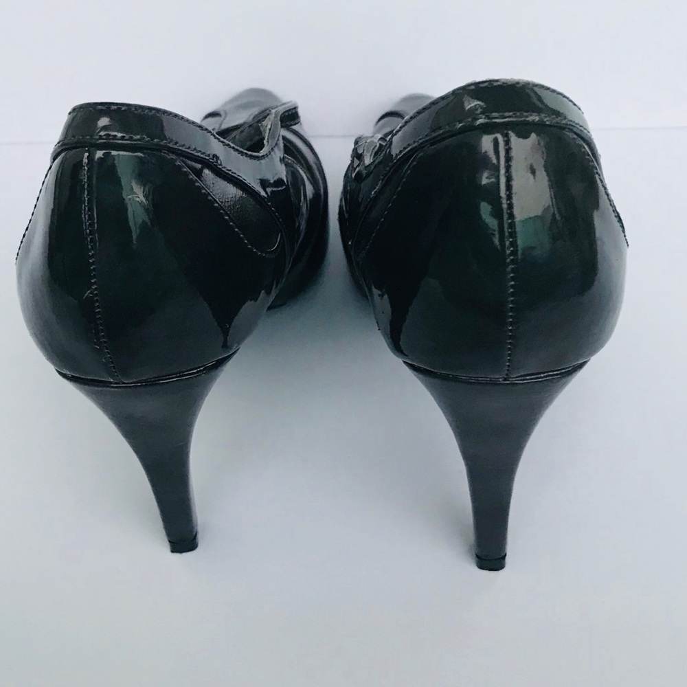 Dana Buchman Gray Silver Pumps Size 8 M - Picture 6 of 8